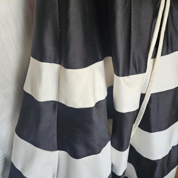 Jessica McClintock *Rare* Strapless Corset Back Striped Gown w/ crinoline - Picture 7 of 12